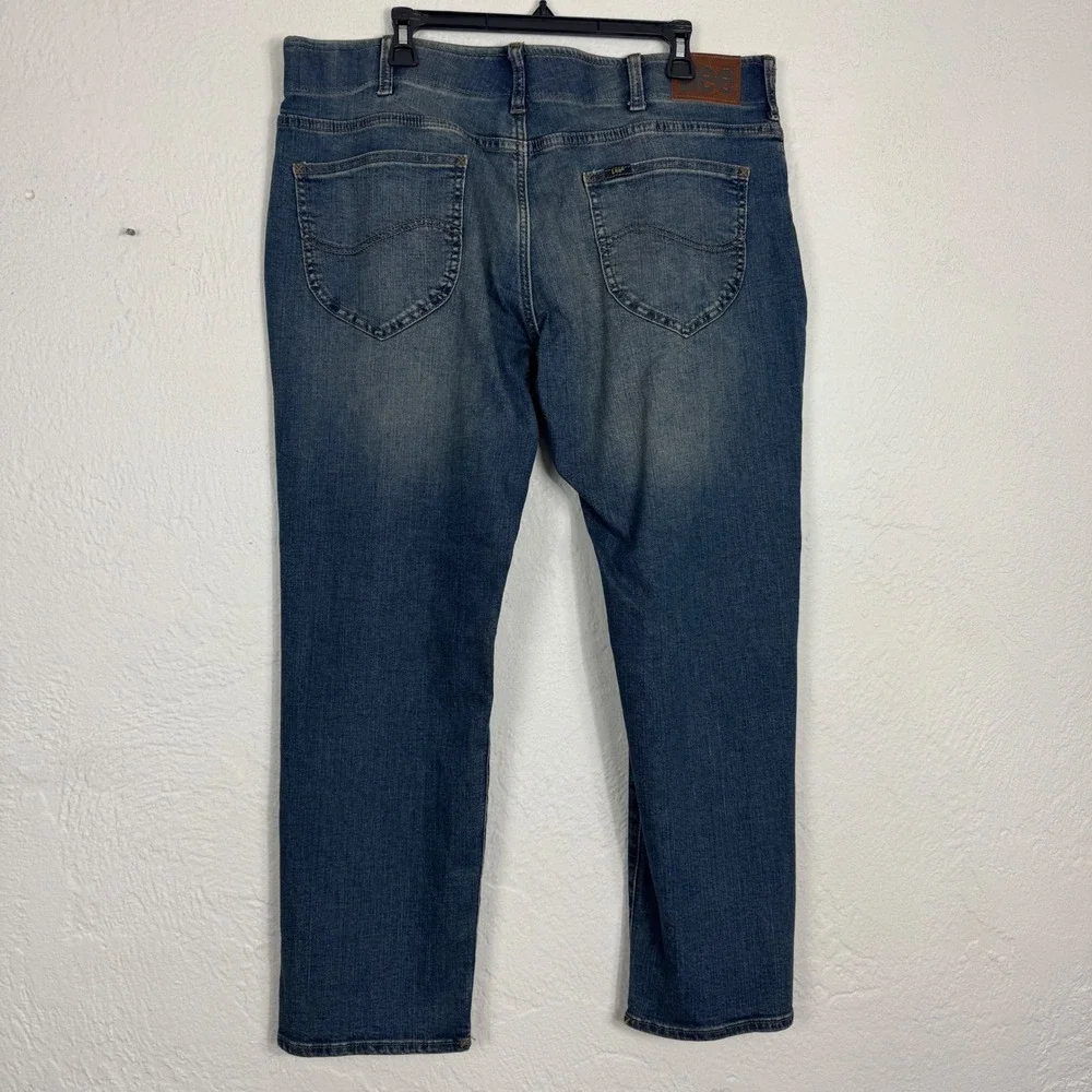 Lee Extreme Motion Straight Taper Jeans Mens 38x29 Maverick Blue Denim NWT